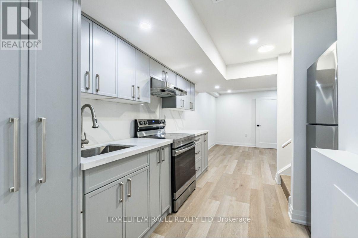 7 Bushwood Trail, Brampton (Northwest Brampton), Ontario  L7A 5J7 - Photo 7 - W13087562