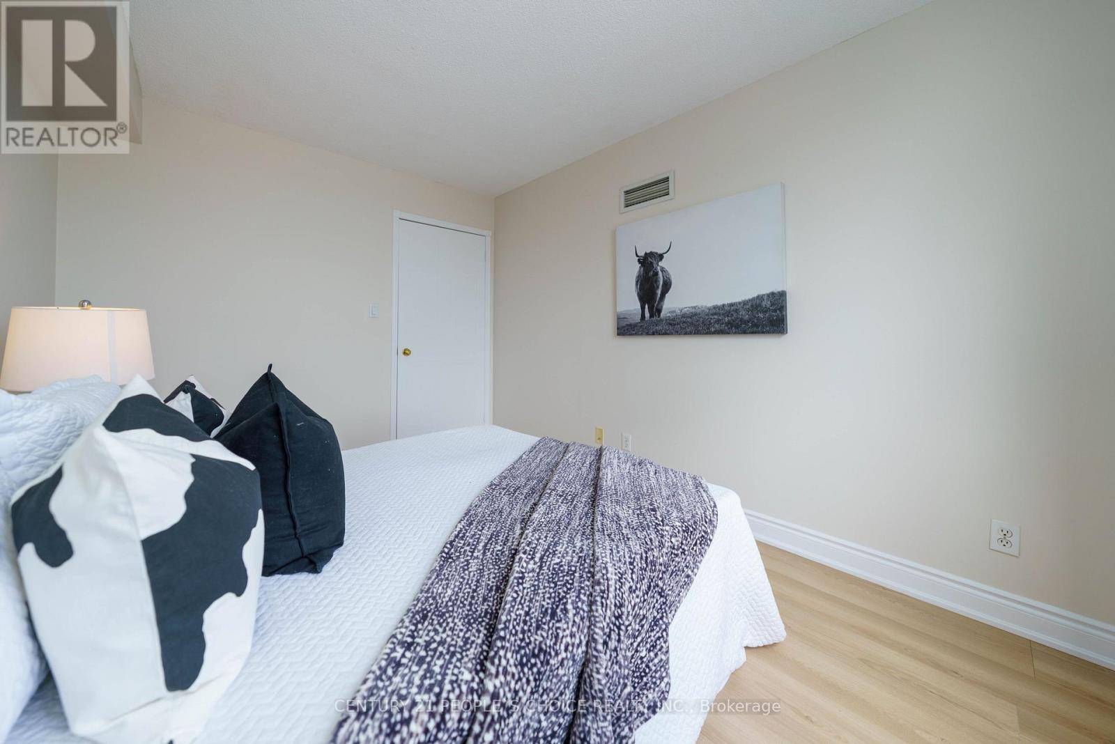 1915 - 135 Hillcrest Avenue, Mississauga (Cooksville), Ontario  L5B 4B1 - Photo 49 - W13087576