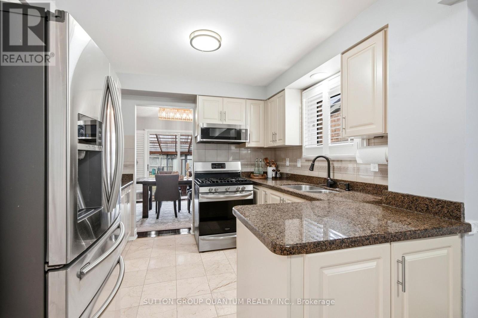 3403 Chartrand Crescent, Mississauga (Erin Mills), Ontario  L5L 4C6 - Photo 7 - W13087594