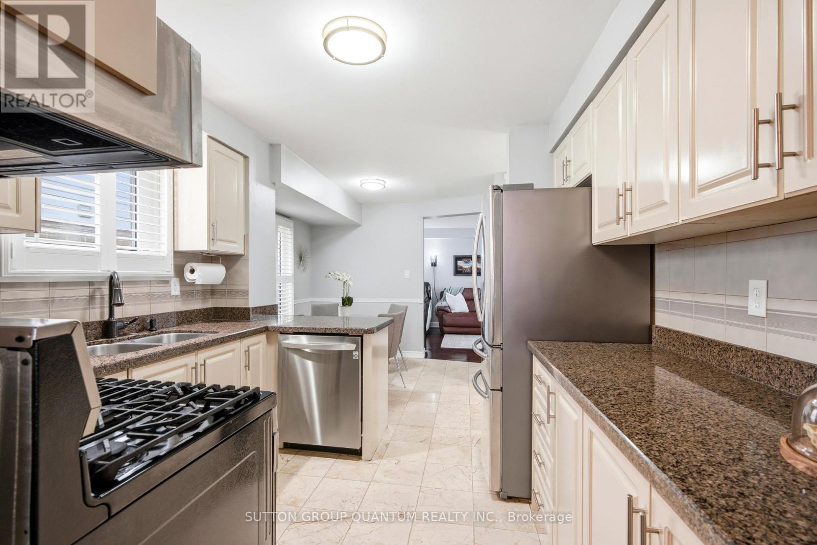 3403 Chartrand Crescent, Mississauga (Erin Mills), Ontario  L5L 4C6 - Photo 9 - W13087594