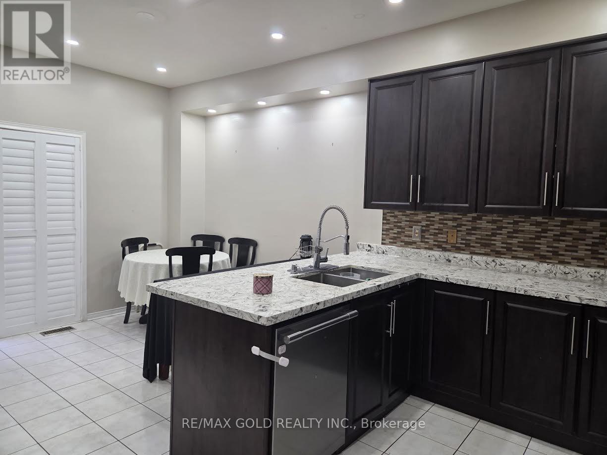 69 Personna Circle, Brampton, Ontario  L6X 0S9 - Photo 6 - W13087610