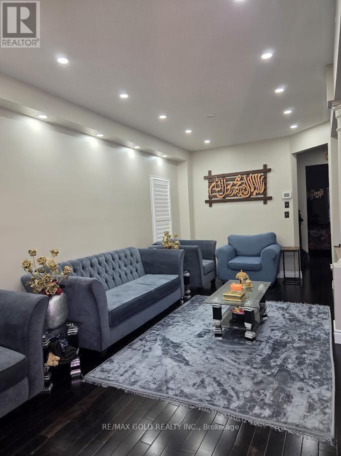 69 Personna Circle, Brampton (Credit Valley), Ontario  L6X 0S9 - Photo 4 - W13087612