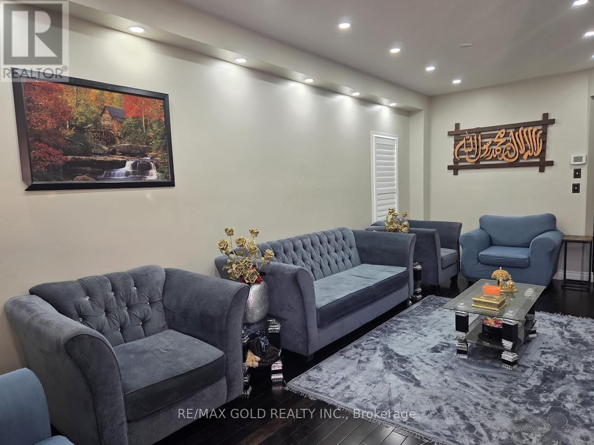 69 Personna Circle, Brampton (Credit Valley), Ontario  L6X 0S9 - Photo 7 - W13087612