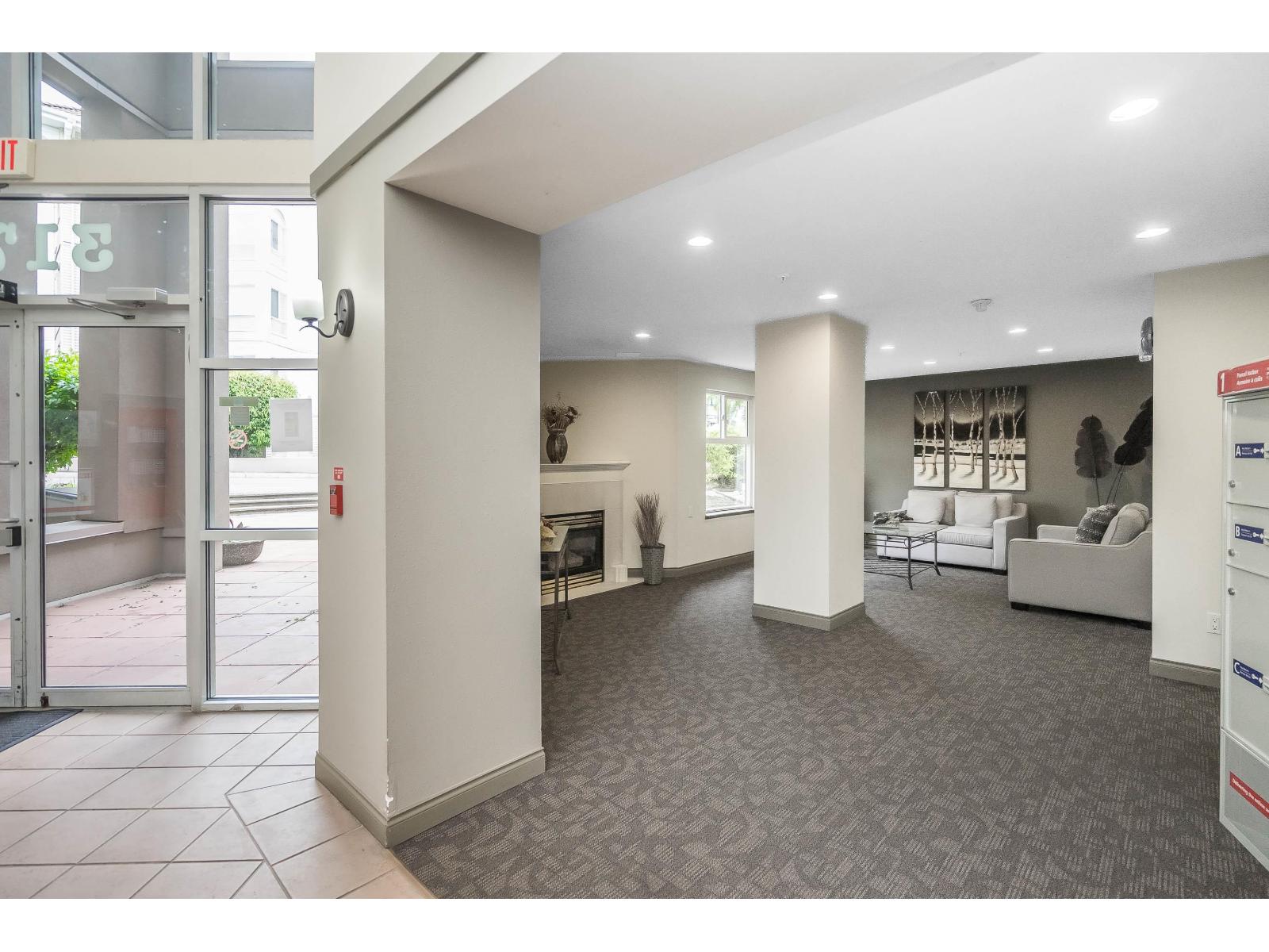 208 3176 Gladwin Road, Abbotsford, British Columbia  V2T 6R7 - Photo 4 - R3119698