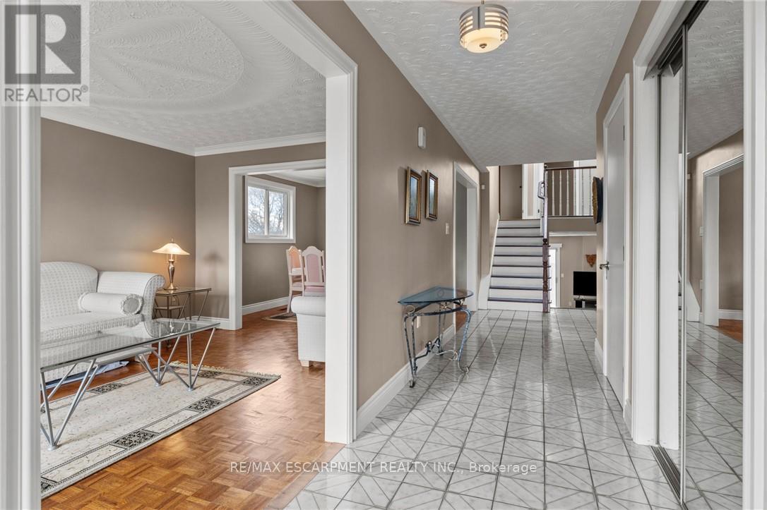 14 Indian Crescent, Hamilton (Burkholme), Ontario  L8V 4V6 - Photo 9 - X13087574