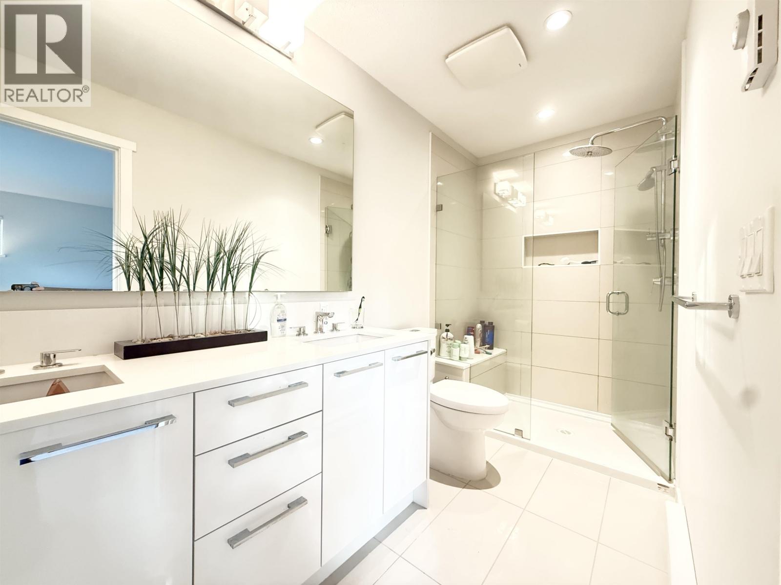 18 3500 Burke Village Promenade, Vancouver, British Columbia  V3E 0N2 - Photo 10 - R3119261