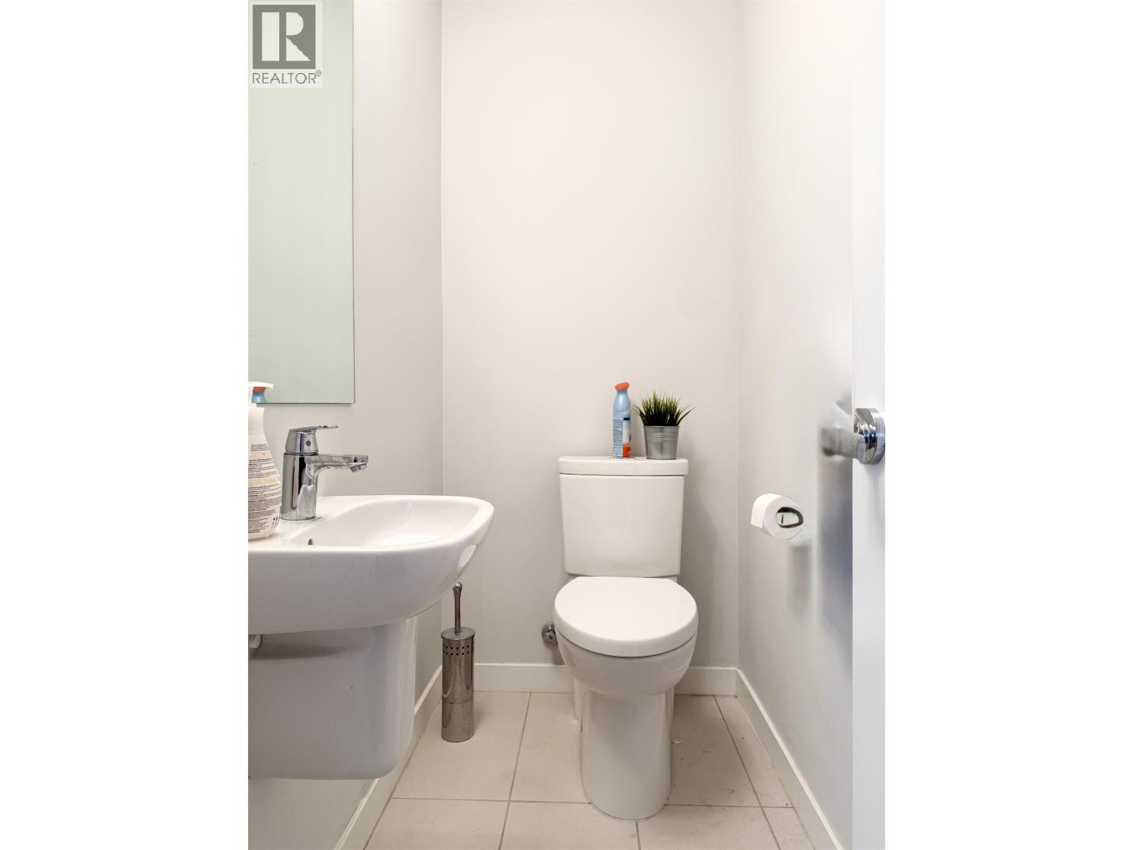18 3500 Burke Village Promenade, Vancouver, British Columbia  V3E 0N2 - Photo 8 - R3119261