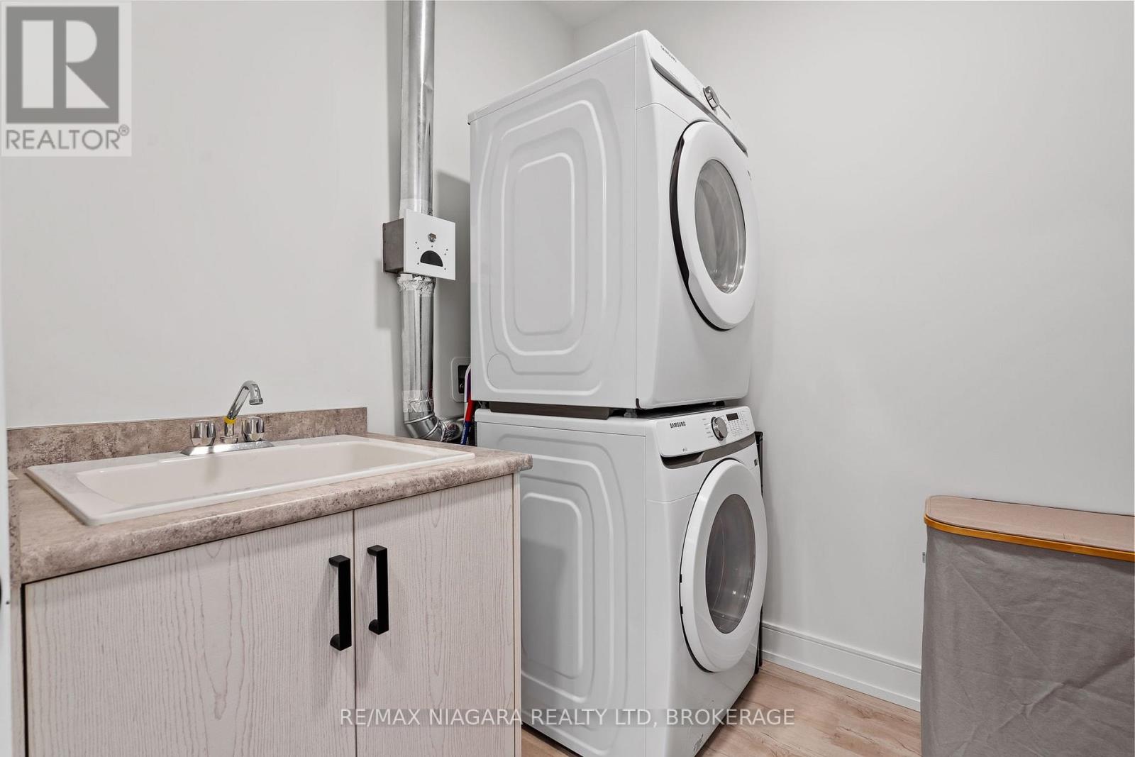 202 - 300b Fourth Avenue, St. Catharines, Ontario  L2S 0E6 - Photo 16 - X13045448