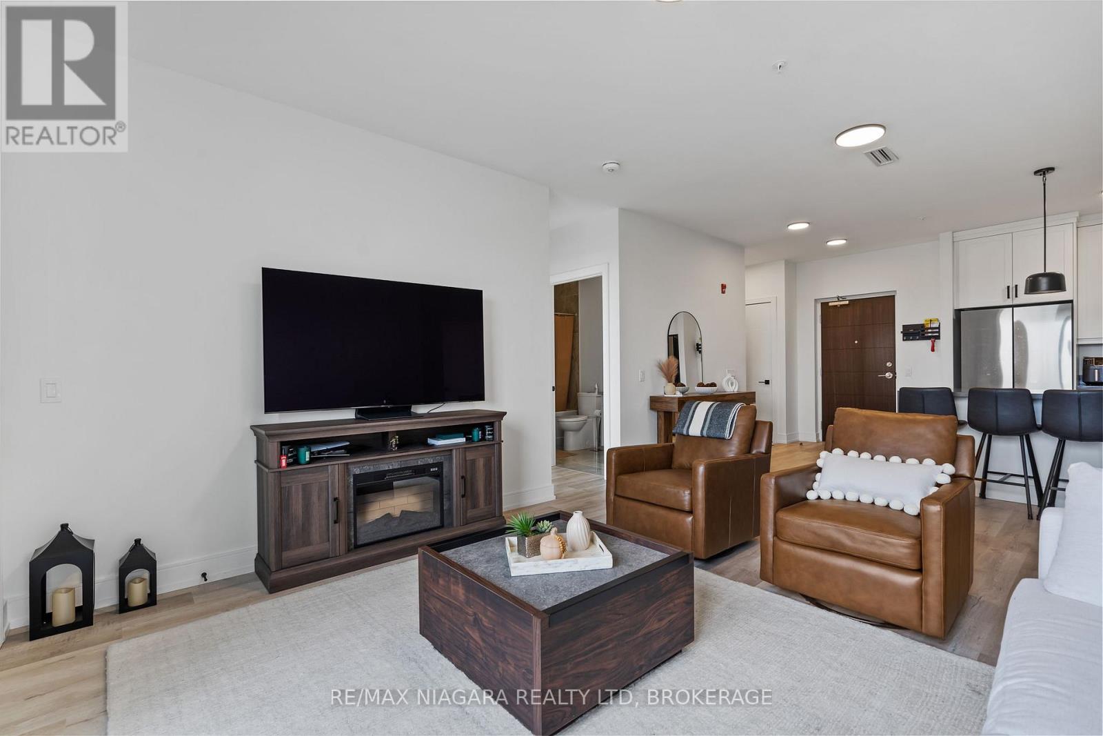 202 - 300b Fourth Avenue, St. Catharines, Ontario  L2S 0E6 - Photo 5 - X13045448