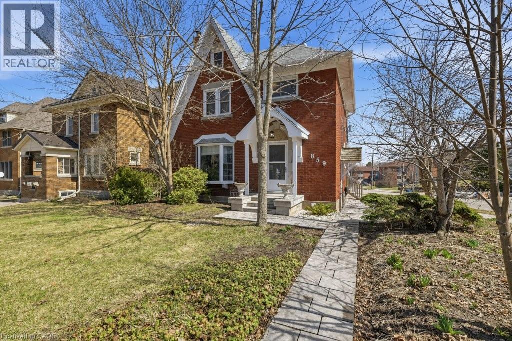 859 QUEEN'S Boulevard, Kitchener, Ontario