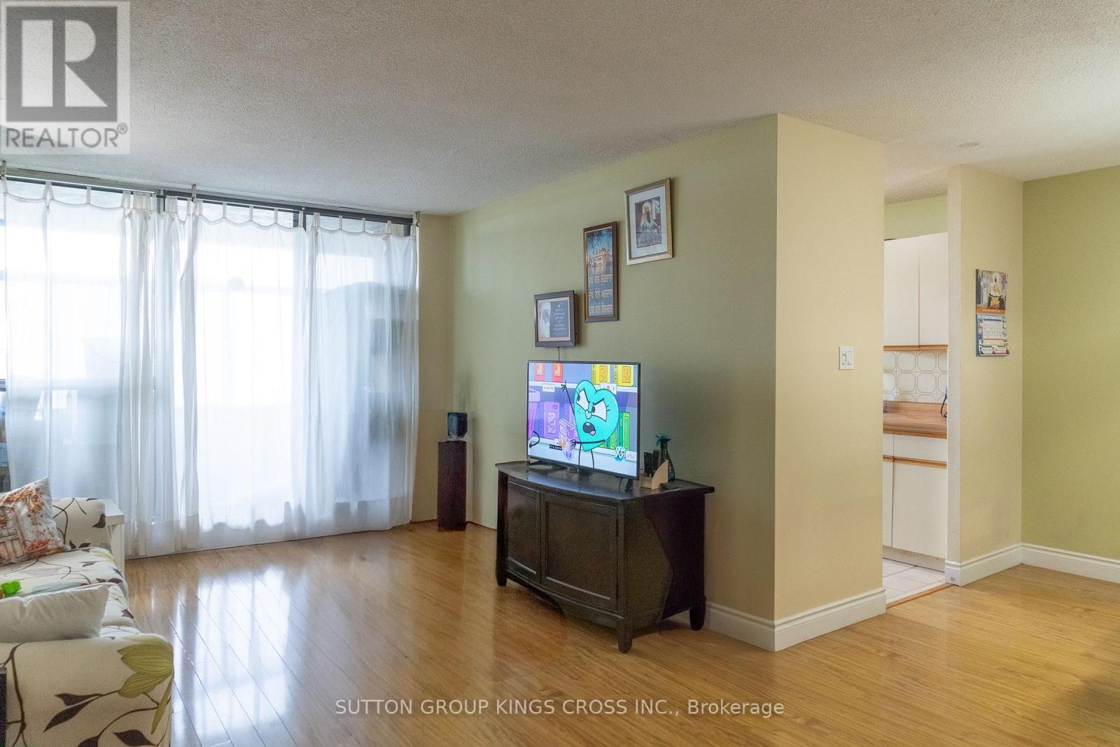 1007 - 25 Kensington Road, Brampton, Ontario  L6T 3W8 - Photo 4 - W13072712