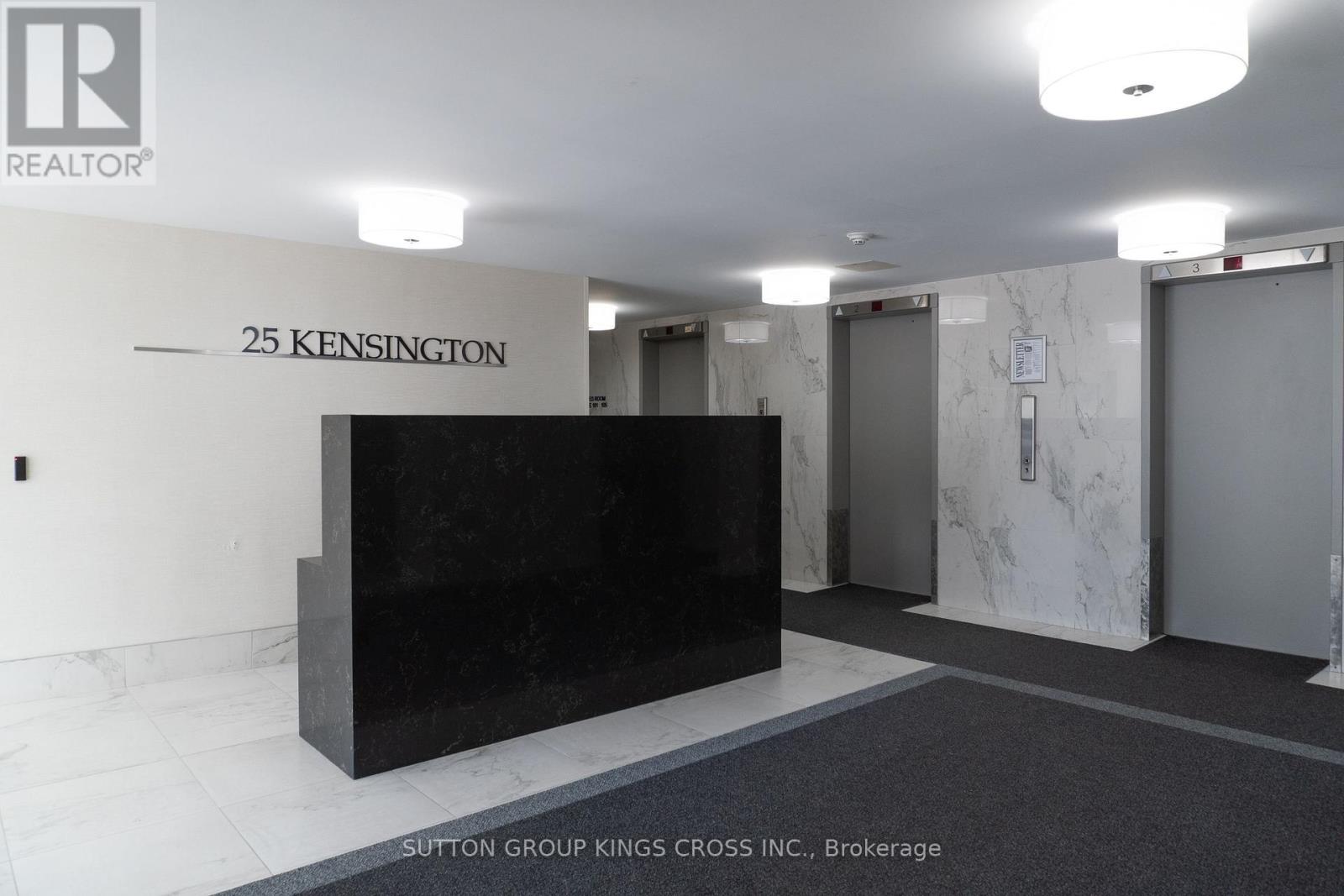 1007 - 25 Kensington Road, Brampton, Ontario  L6T 3W8 - Photo 2 - W13072712