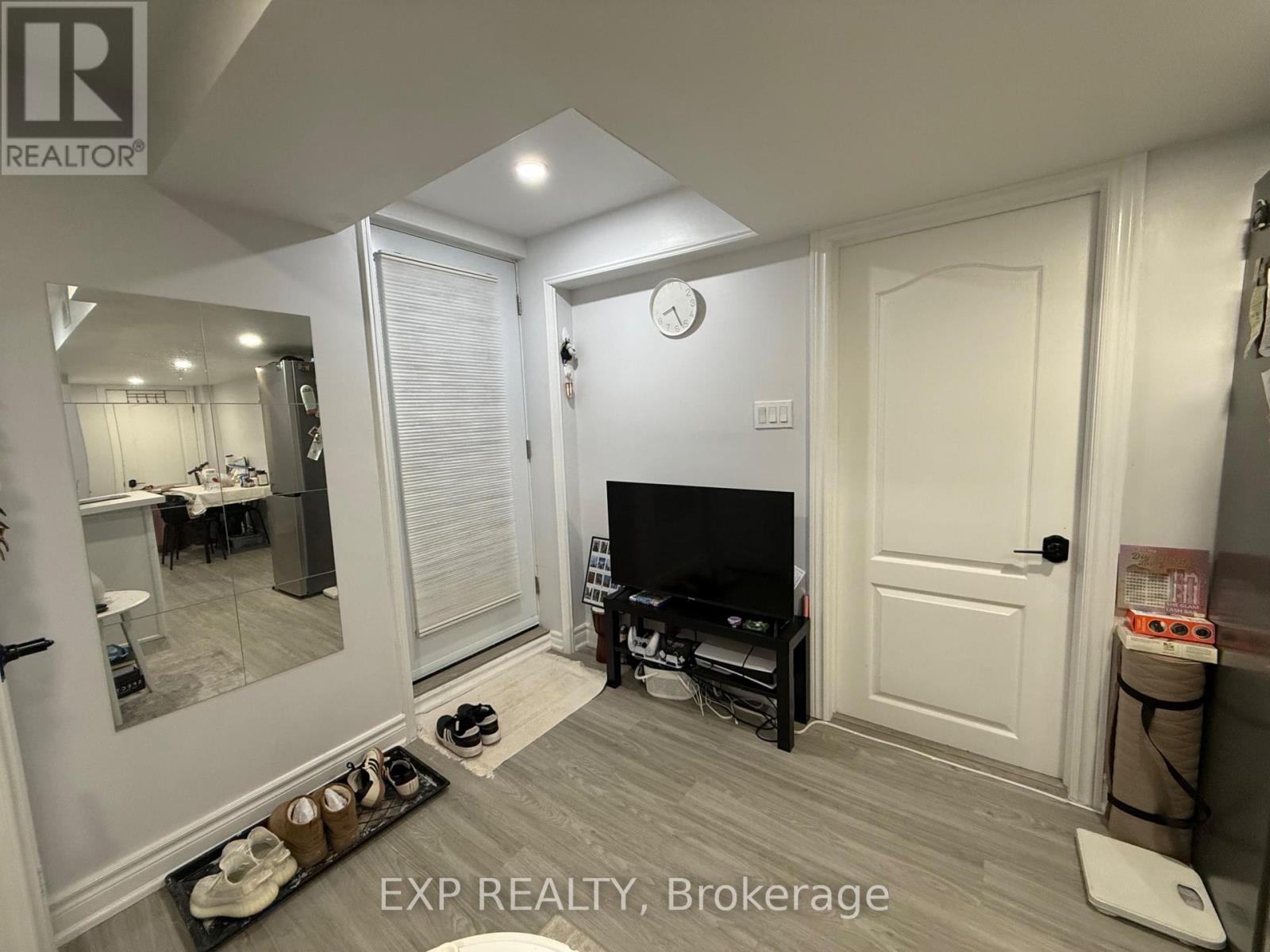 Lower - 130 Adventure Crescent, Vaughan (Vellore Village), Ontario  L6A 3J1 - Photo 9 - N13087664