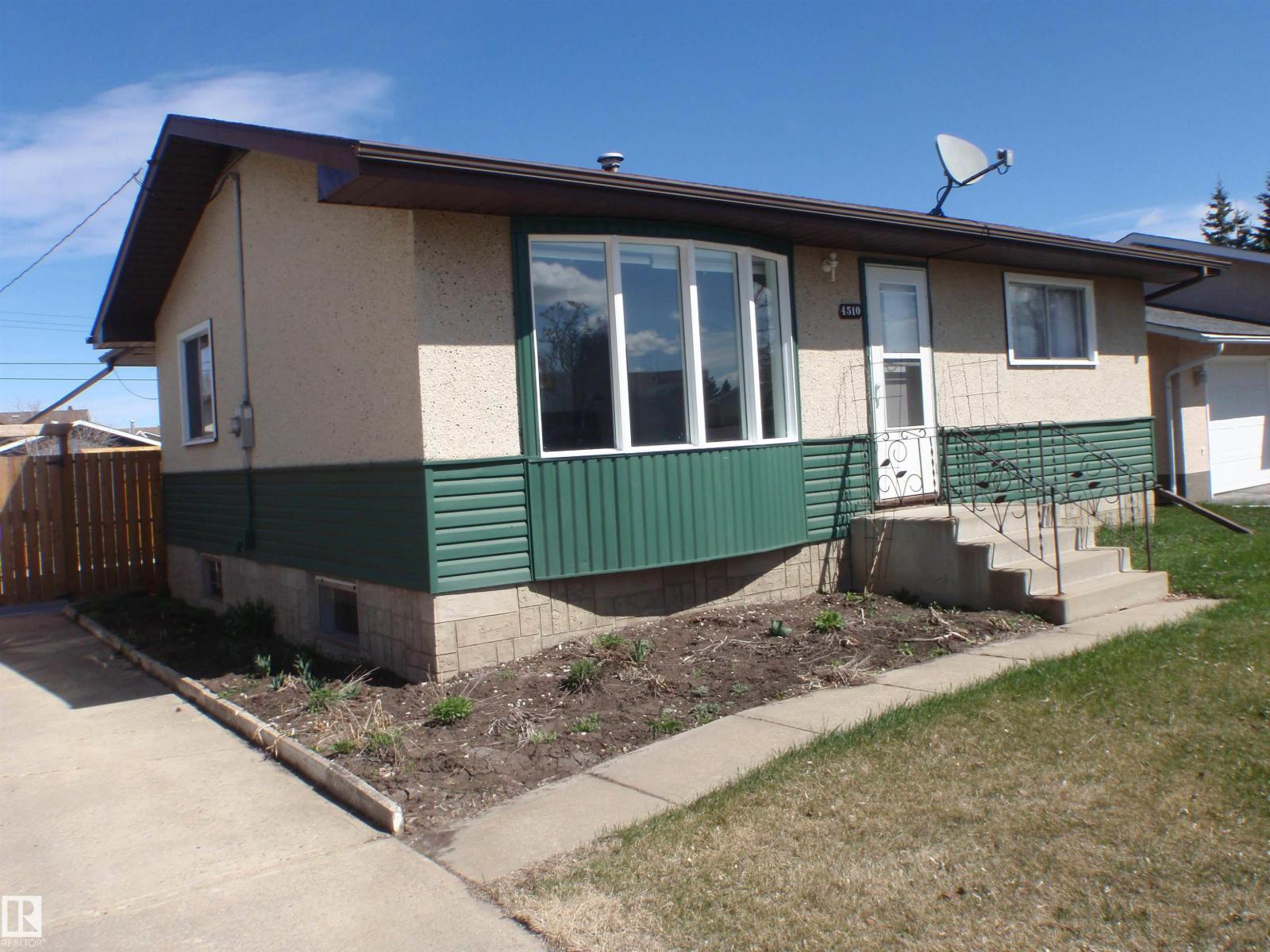 4510 57 Av, Barrhead, Alberta  T7N 1K2 - Photo 3 - E4485876