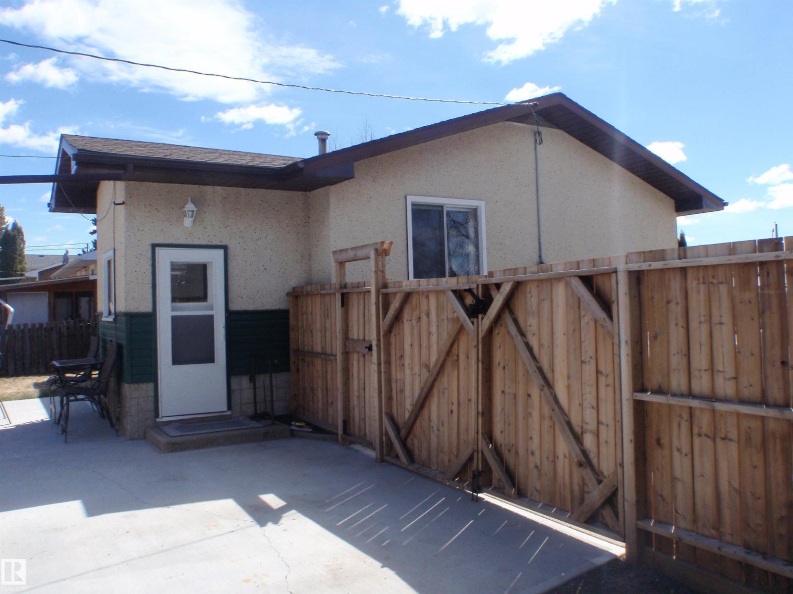 4510 57 Av, Barrhead, Alberta  T7N 1K2 - Photo 5 - E4485876