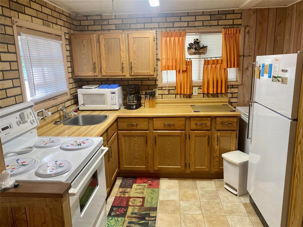 33 Block 4 Road, Whiteshell Provincial Pk, Manitoba  R0E 1R0 - Photo 8 - 202609541