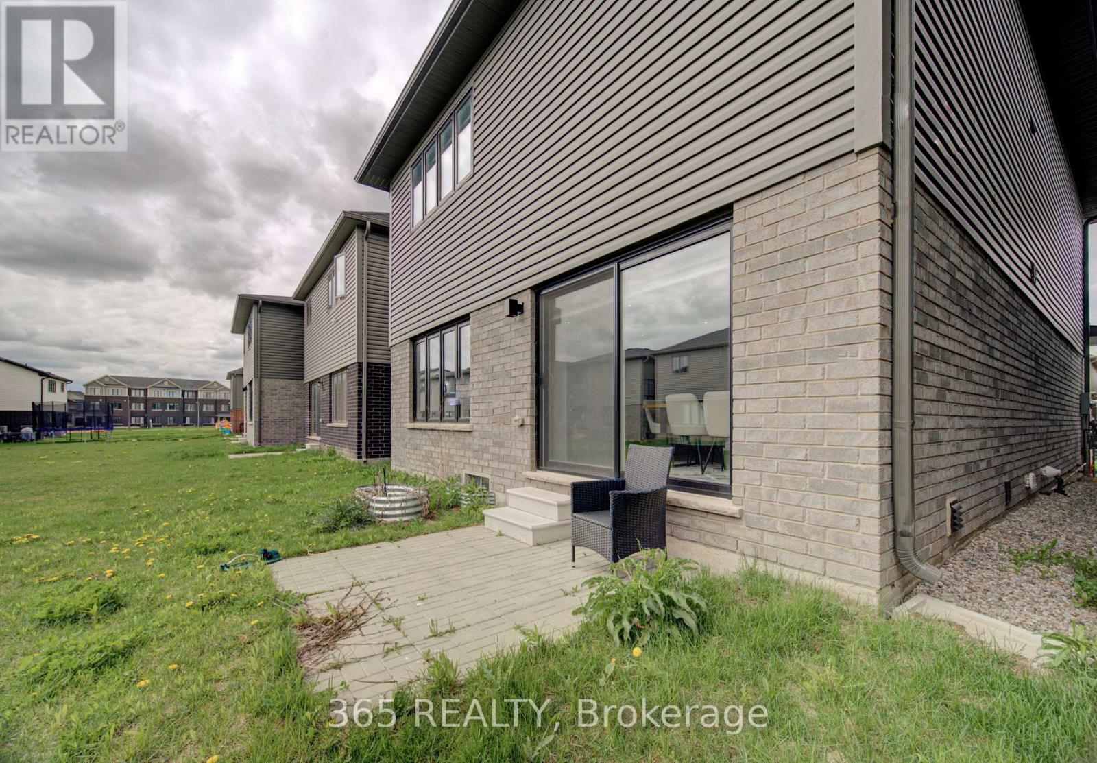 227 Longboat Run W, Brantford, Ontario  N3T 0X1 - Photo 34 - X13087666