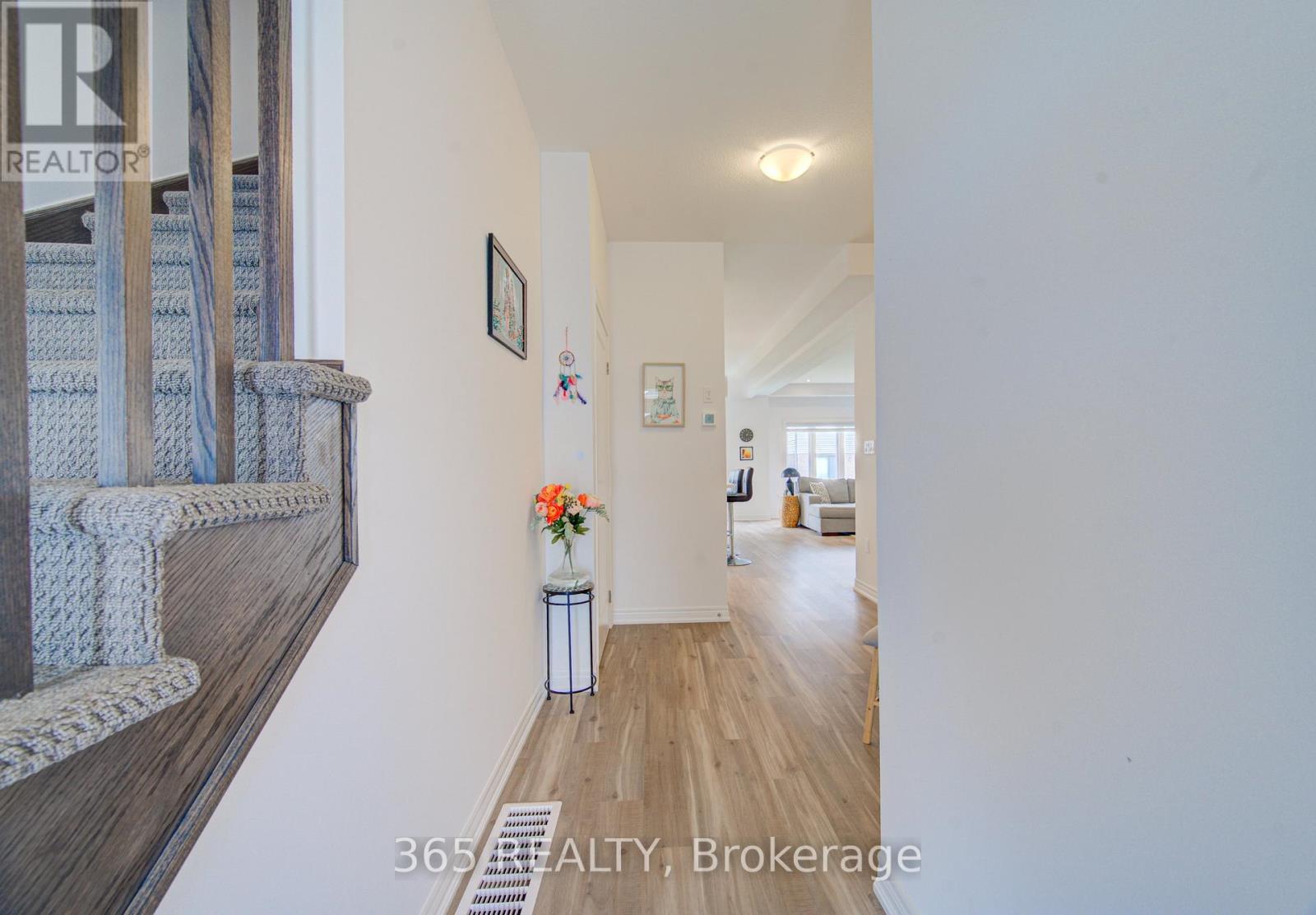 227 Longboat Run W, Brantford, Ontario  N3T 0X1 - Photo 6 - X13087666
