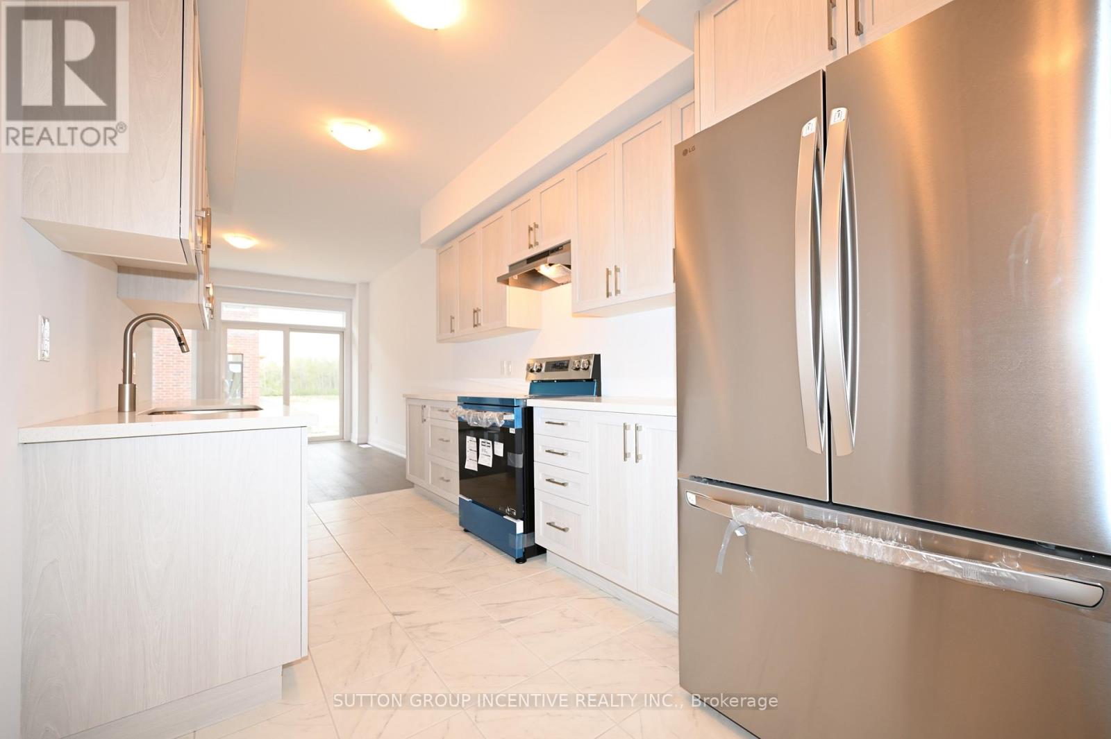 2 - 32 Winery Way, Barrie, Ontario  L9J 0Y3 - Photo 4 - S13018216
