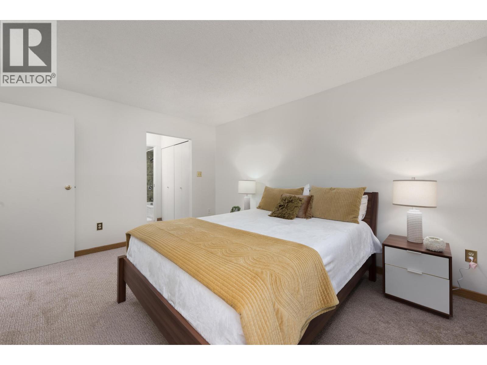 Listing Picture 15 of 40 : 227 9847 MANCHESTER DRIVE, Burnaby / 本拿比 - 魯藝地產 Yvonne Lu Group - MLS Medallion Club Member