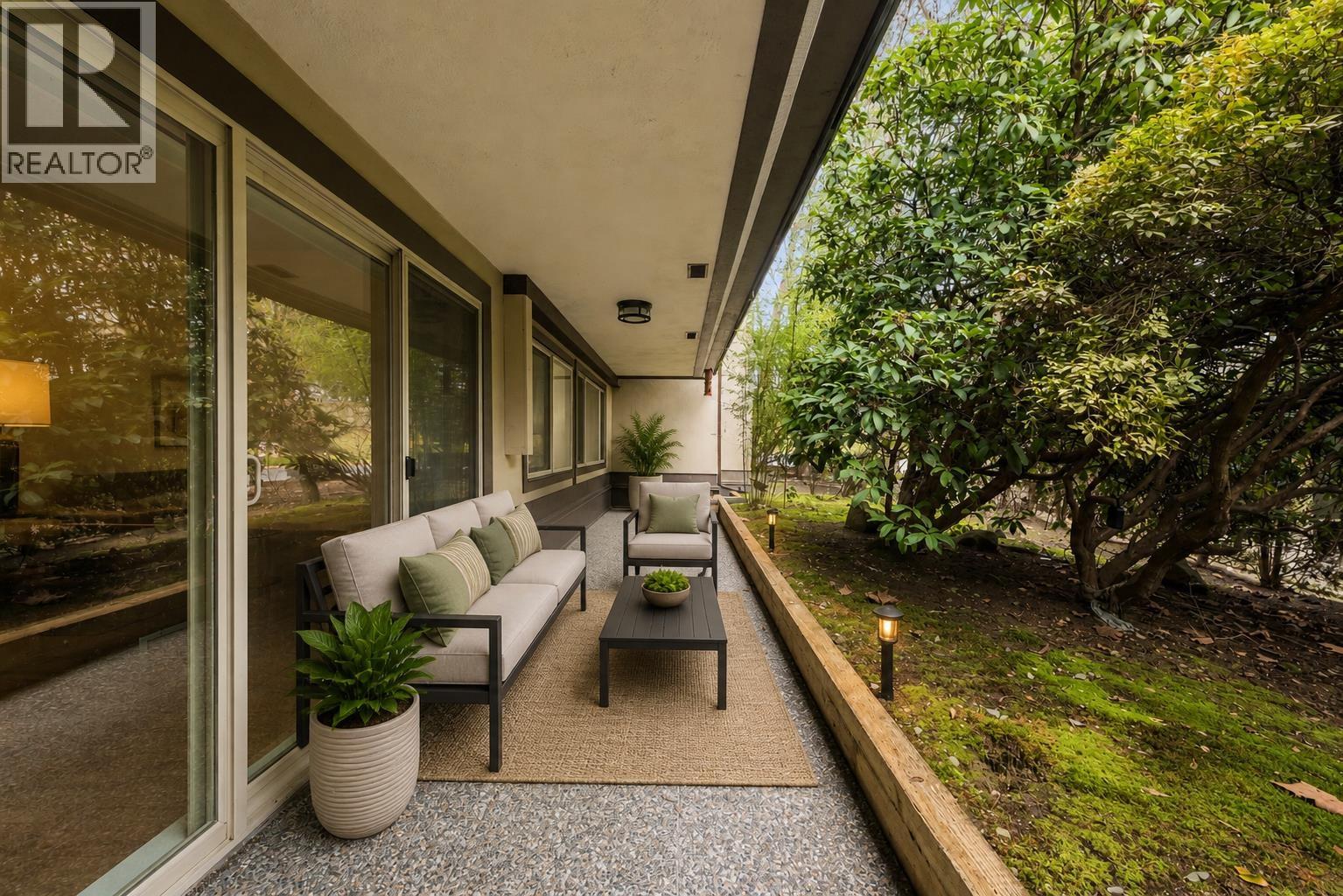 227 9847 MANCHESTER DRIVE, Burnaby, British Columbia