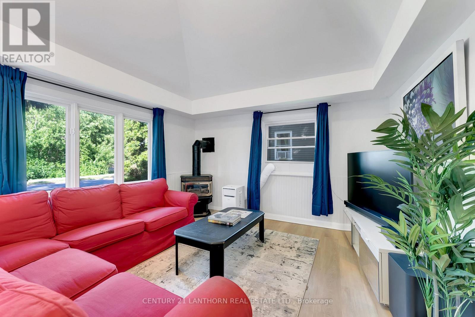 29 1/2 Washburn Street, Prince Edward County (Picton Ward), Ontario  K0K 2T0 - Photo 2 - X13087710