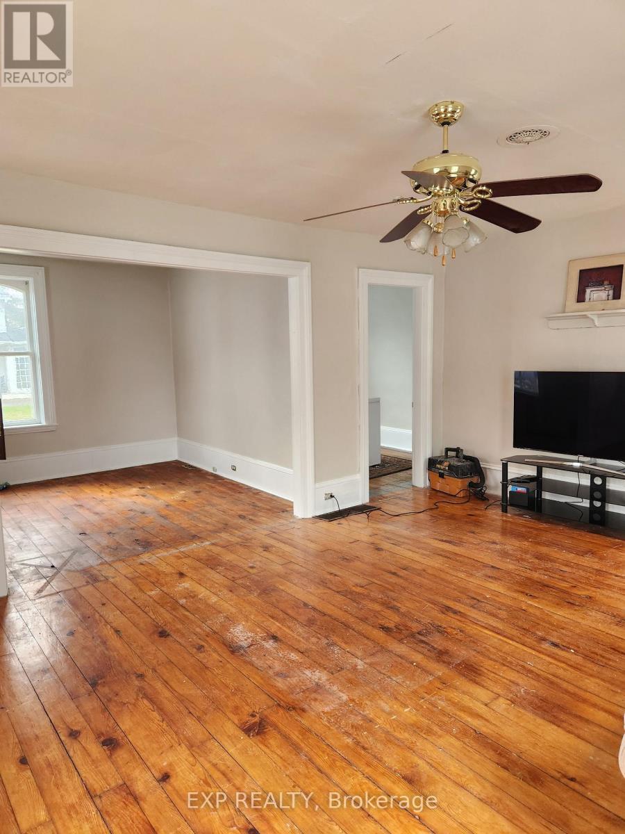 10577 Moun Main Street, North Dundas, Ontario  K0E 1W0 - Photo 17 - X13087712