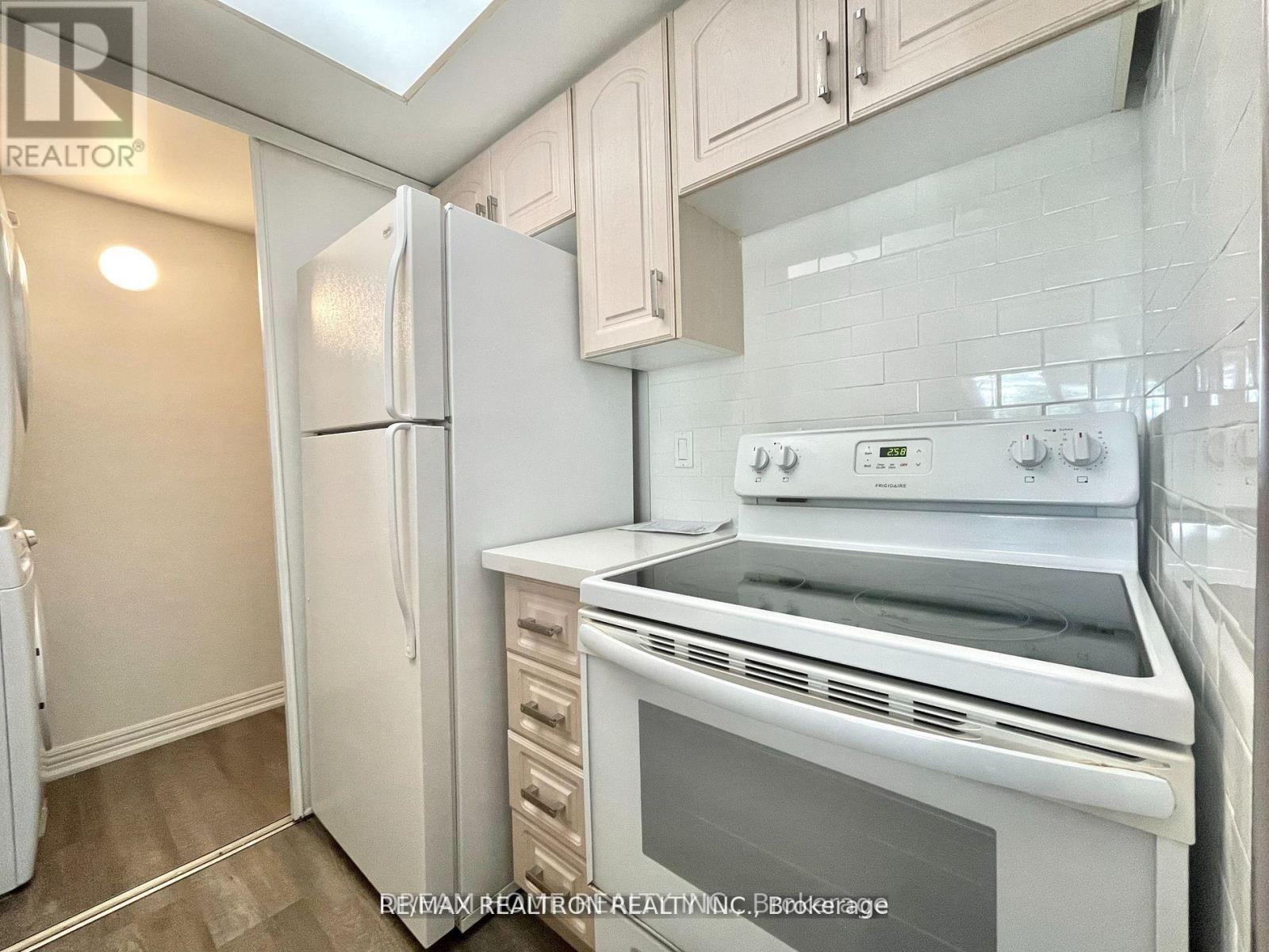 206 - 5 Greystone Walk Drive, Toronto (Kennedy Park), Ontario  M1K 5J5 - Photo 10 - E13087718
