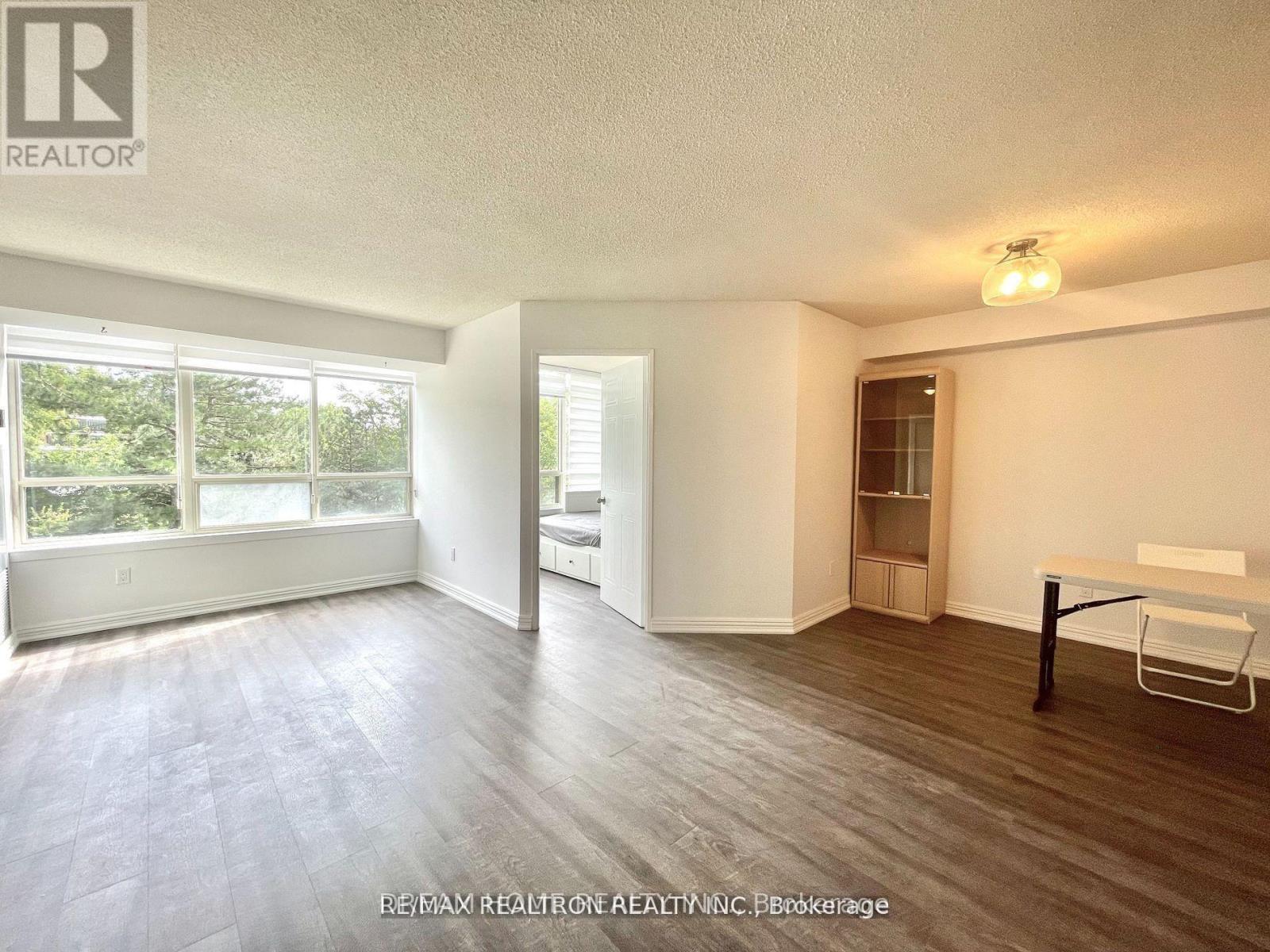 206 - 5 Greystone Walk Drive, Toronto (Kennedy Park), Ontario  M1K 5J5 - Photo 2 - E13087718
