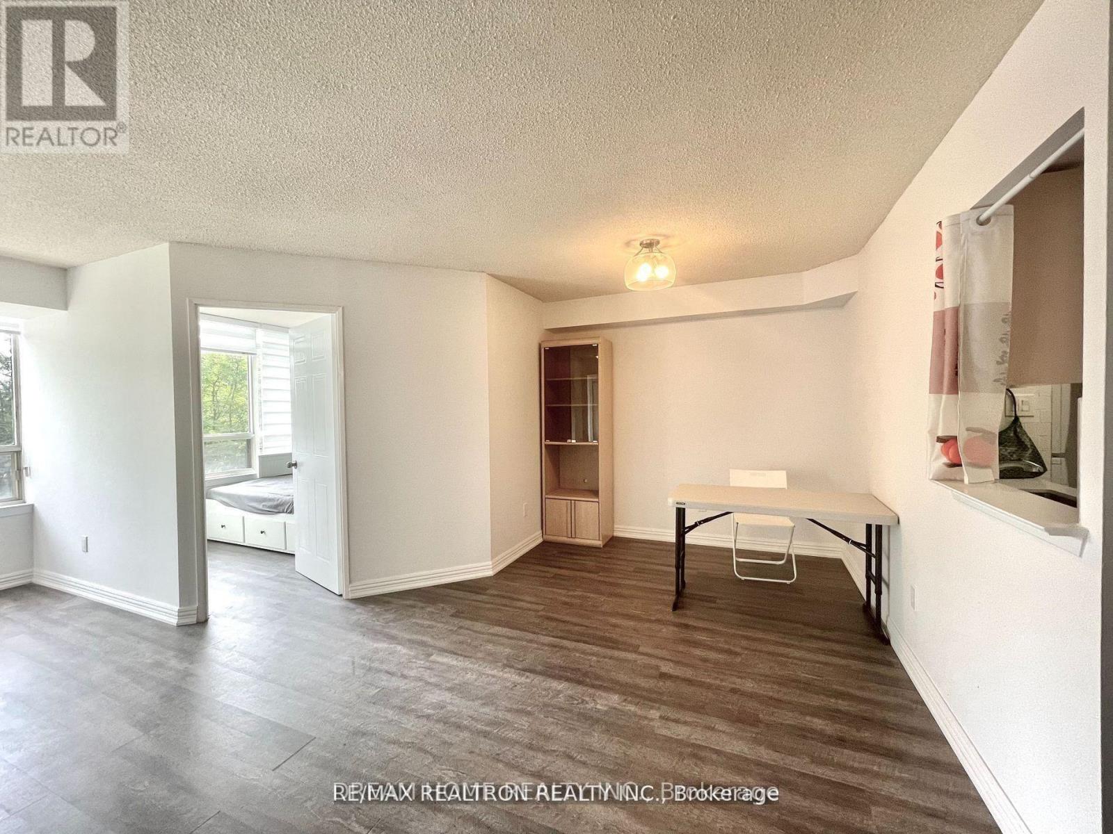 206 - 5 Greystone Walk Drive, Toronto (Kennedy Park), Ontario  M1K 5J5 - Photo 4 - E13087718