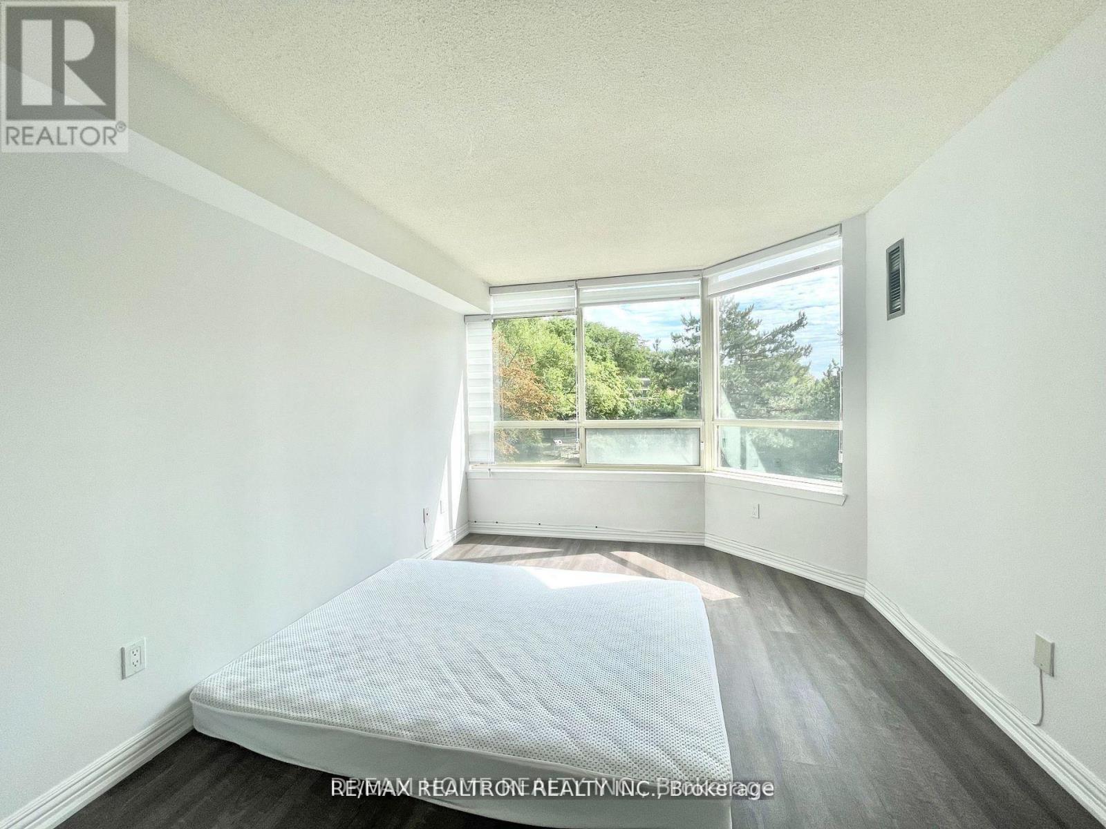 206 - 5 Greystone Walk Drive, Toronto (Kennedy Park), Ontario  M1K 5J5 - Photo 8 - E13087718
