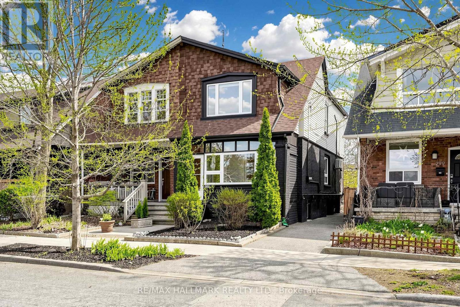 301 WOLVERLEIGH BOULEVARD, Toronto, Ontario