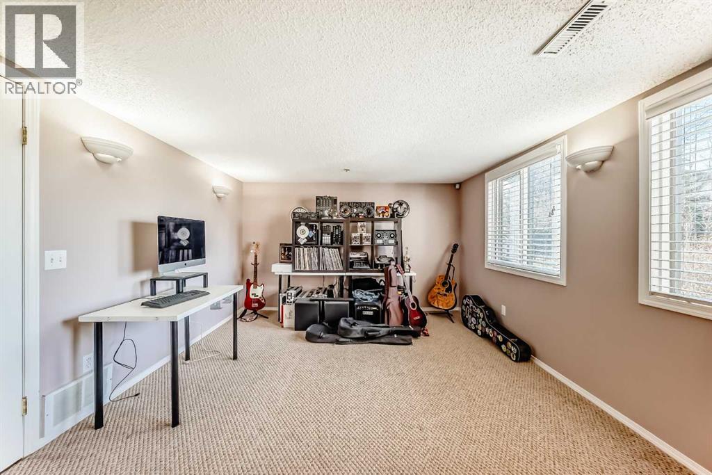 402 Citadel Hills Circle NW, Calgary, Alberta  T3G 3V7 - Photo 28 - A2308214