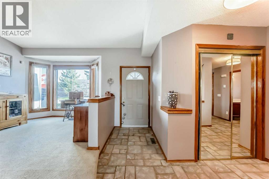 402 Citadel Hills Circle NW, Calgary, Alberta  T3G 3V7 - Photo 4 - A2308214