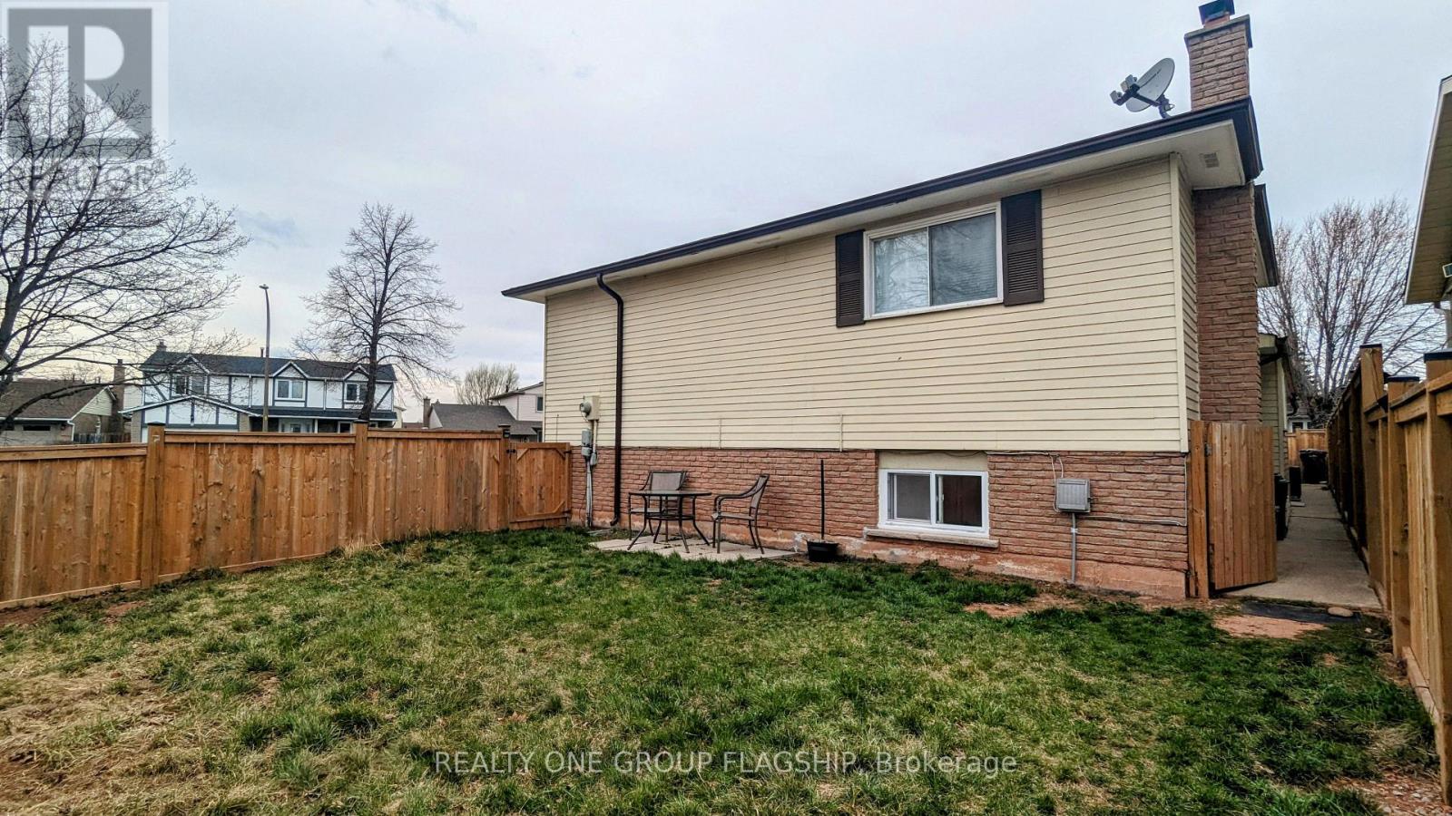 7 GREENING AVENUE, Hamilton, Ontario