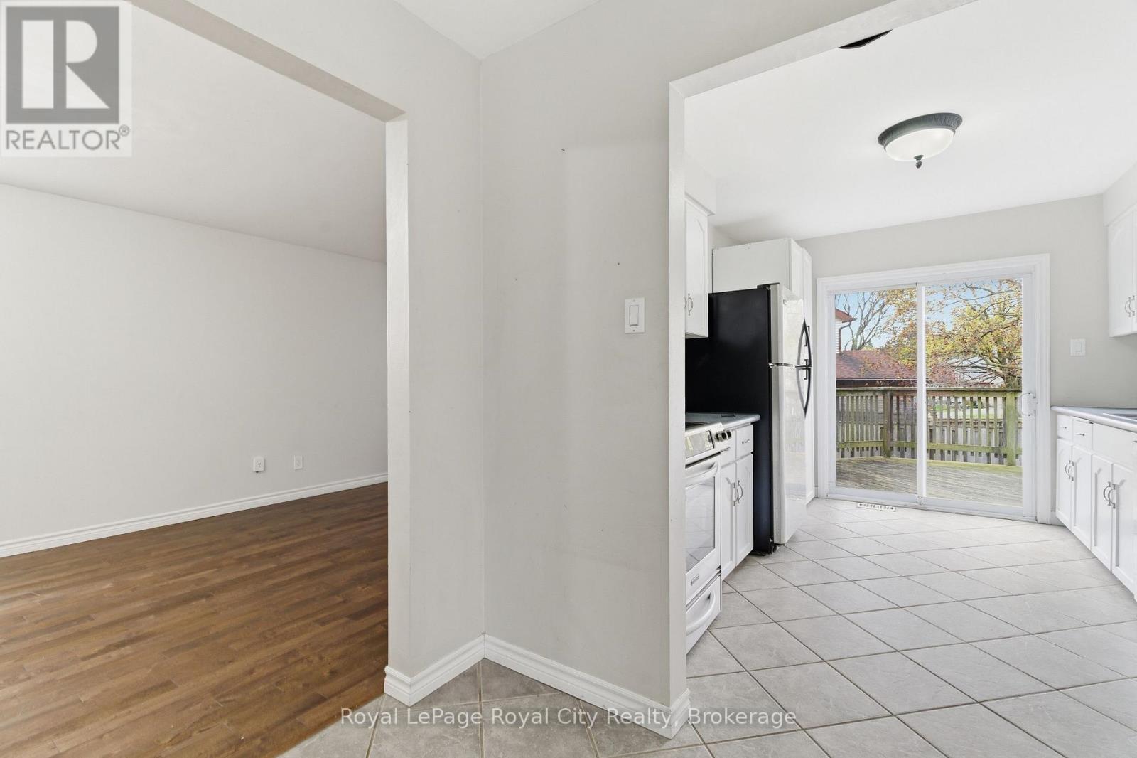 11 Sagewood Place, Guelph, Ontario  N1G 3M8 - Photo 5 - X13087736