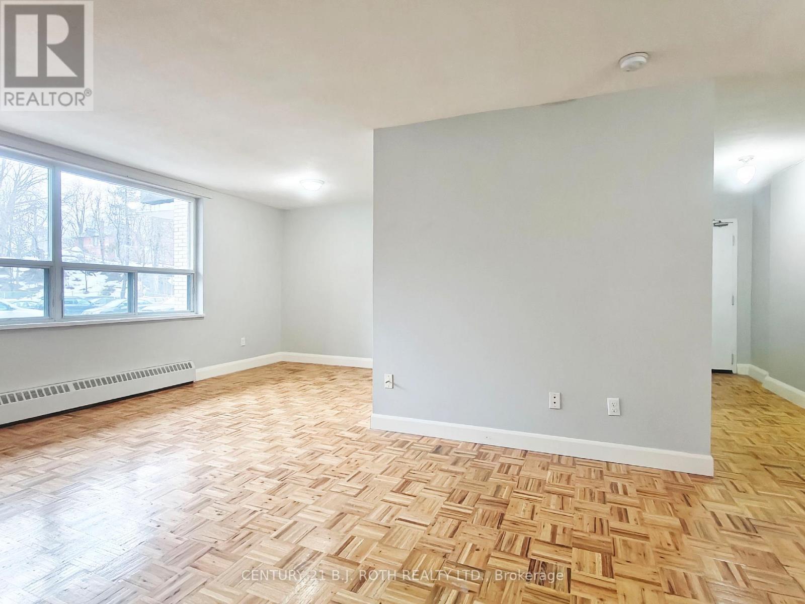 100 - 37 Peel Street, Barrie, Ontario  L4M 3L1 - Photo 2 - S13087706