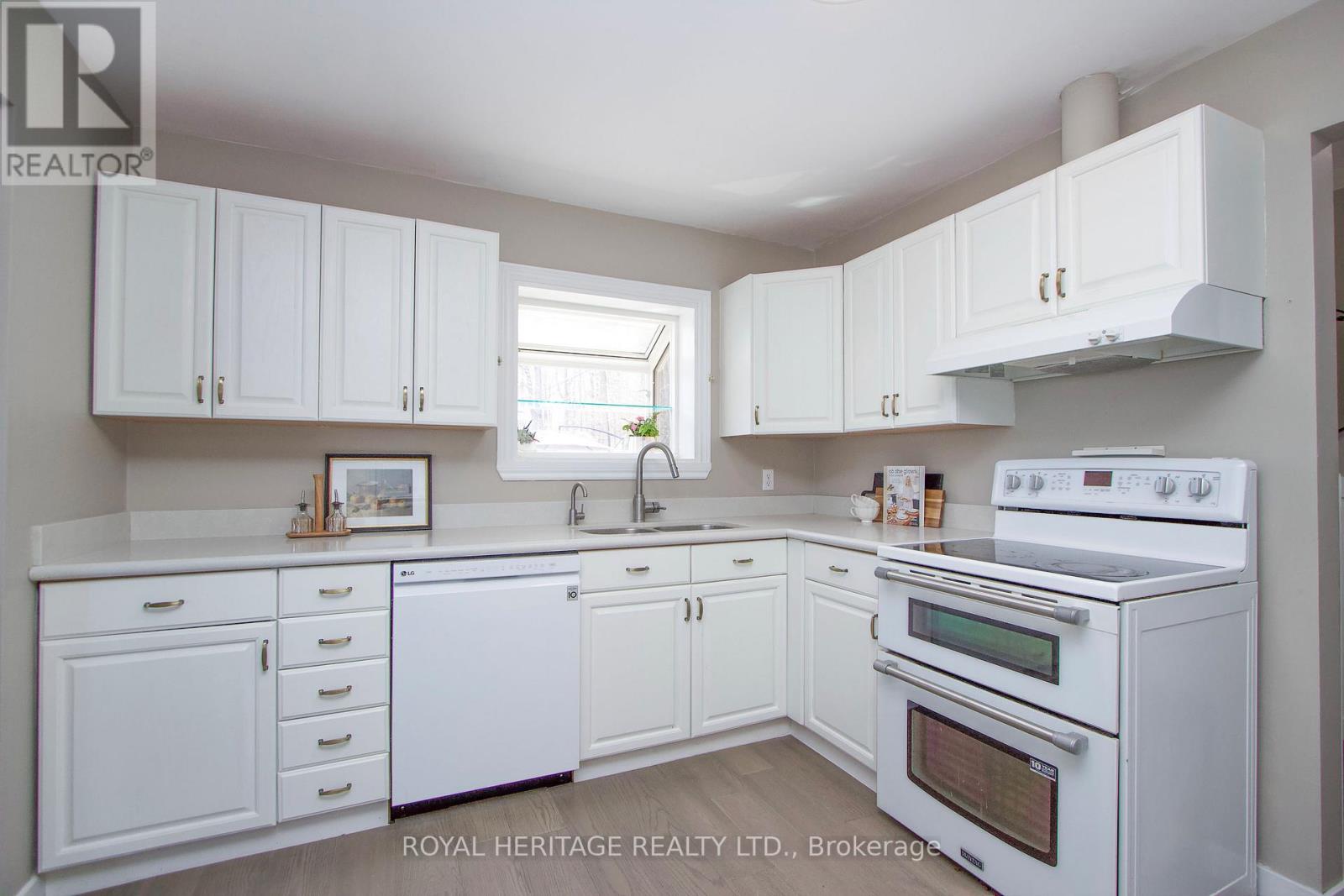 56 Pine Point Lane, Scugog, Ontario  L9L 1B4 - Photo 13 - E13056924