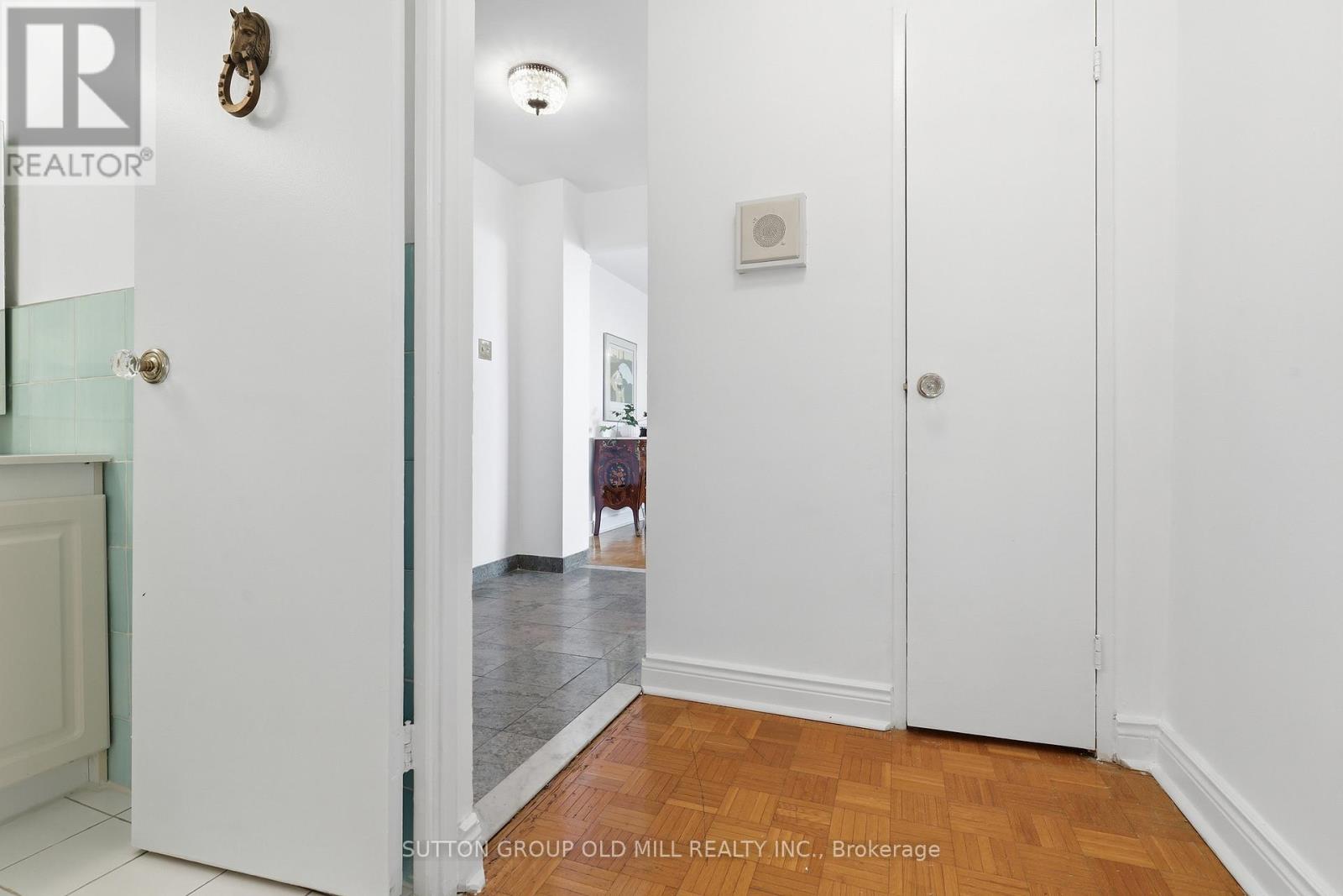 1801 - 360 Ridelle Avenue, Toronto (Briar Hill-Belgravia), Ontario  M6B 1K1 - Photo 13 - W13087680
