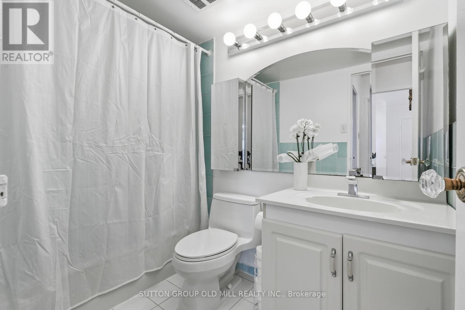 1801 - 360 Ridelle Avenue, Toronto (Briar Hill-Belgravia), Ontario  M6B 1K1 - Photo 16 - W13087680