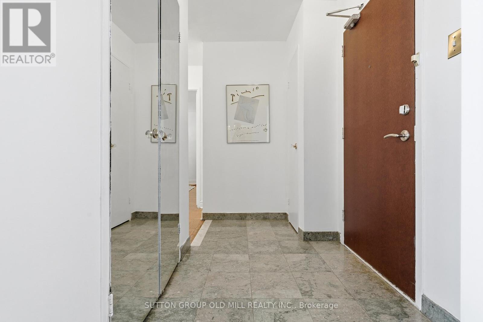 1801 - 360 Ridelle Avenue, Toronto (Briar Hill-Belgravia), Ontario  M6B 1K1 - Photo 4 - W13087680