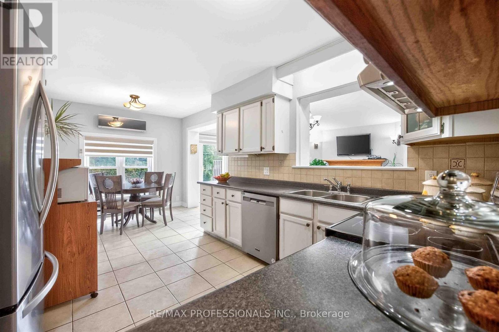 3 Caledon Court, Brampton, Ontario  L6T 1Z6 - Photo 10 - W13087692