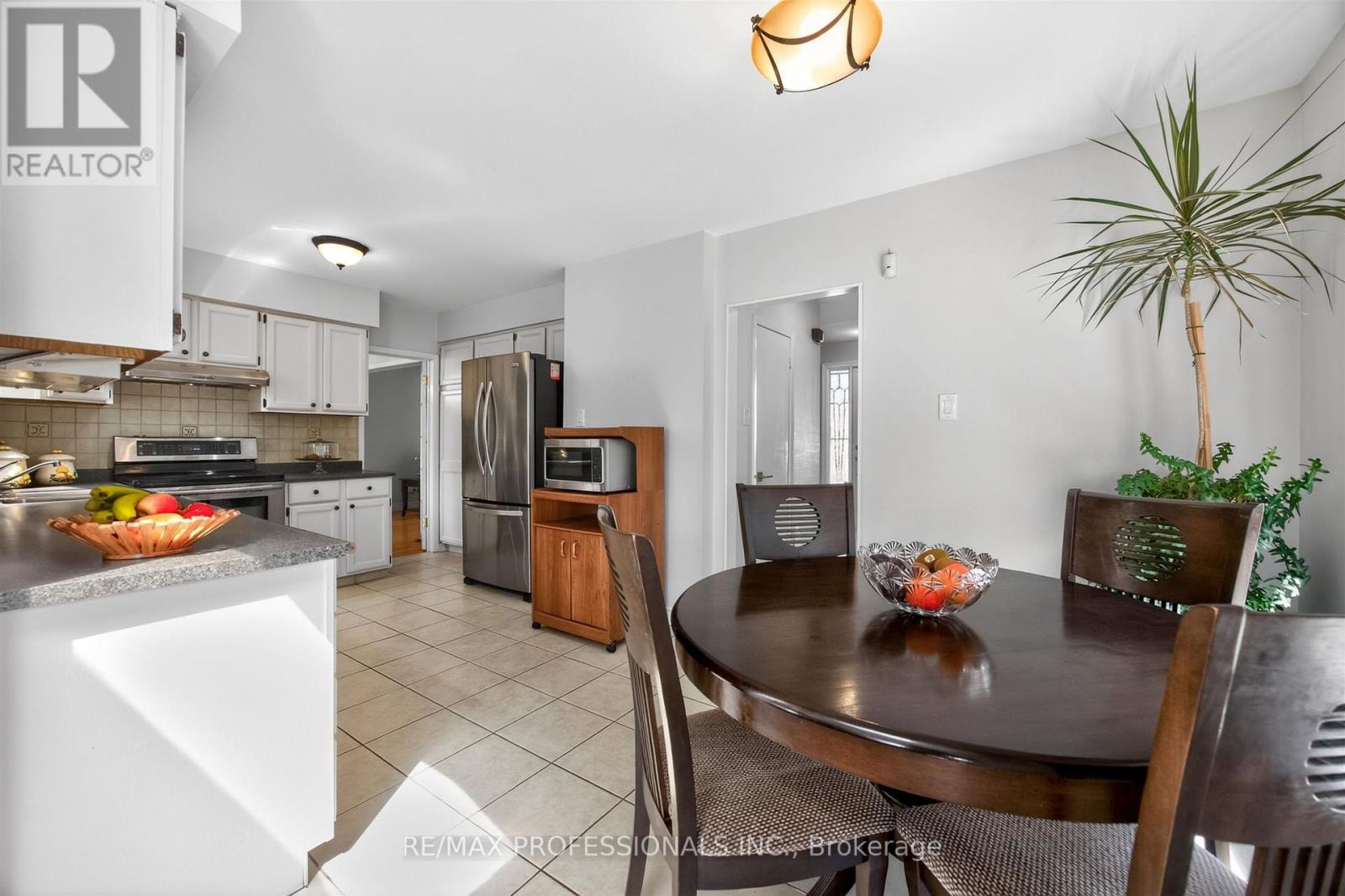 3 Caledon Court, Brampton, Ontario  L6T 1Z6 - Photo 11 - W13087692