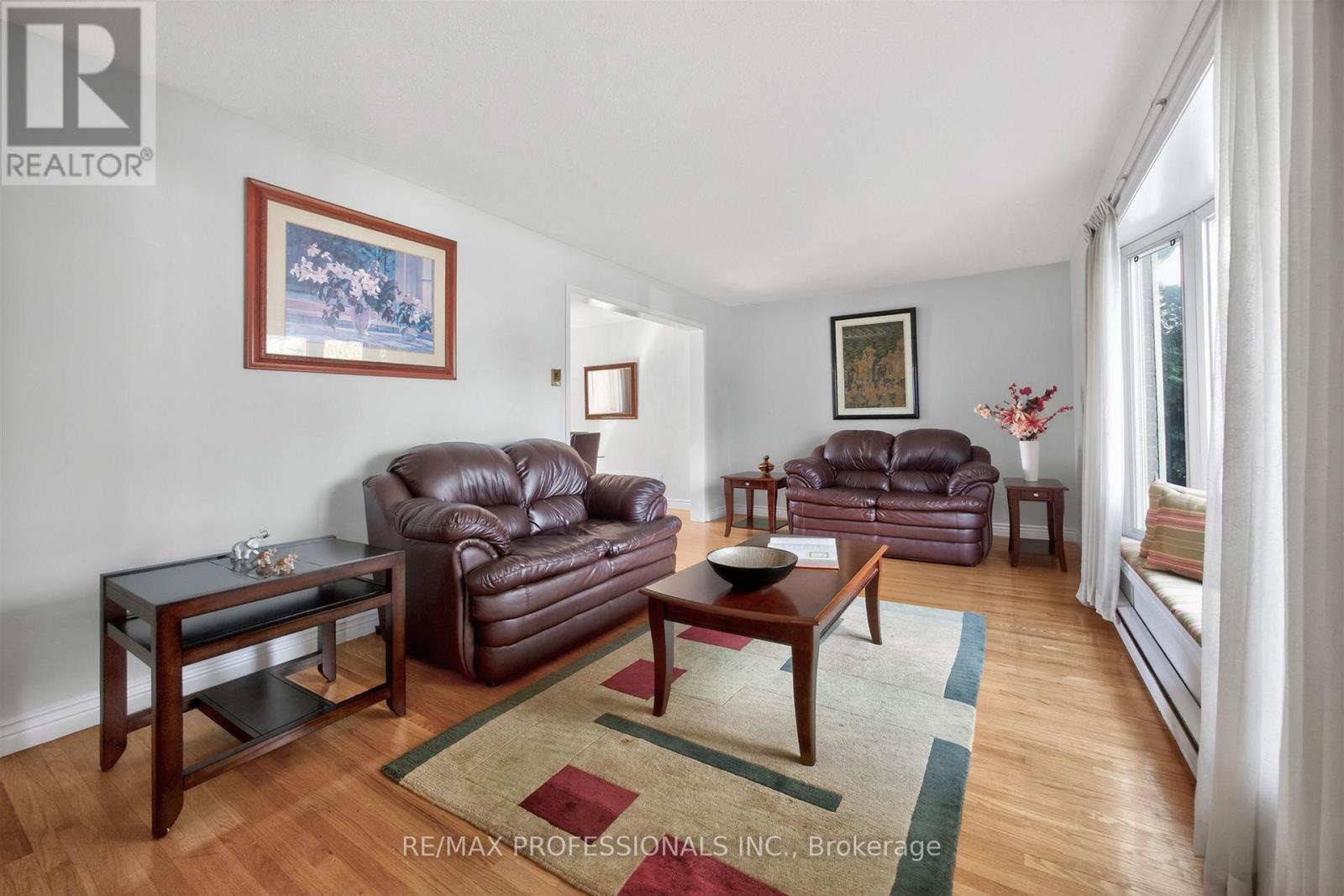 3 Caledon Court, Brampton, Ontario  L6T 1Z6 - Photo 4 - W13087692