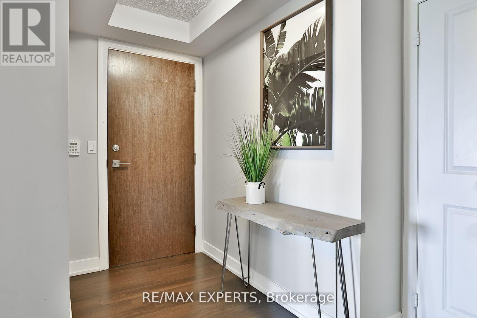 2021 - 2 Eva Road, Toronto, Ontario  M9C 2A8 - Photo 2 - W13087730