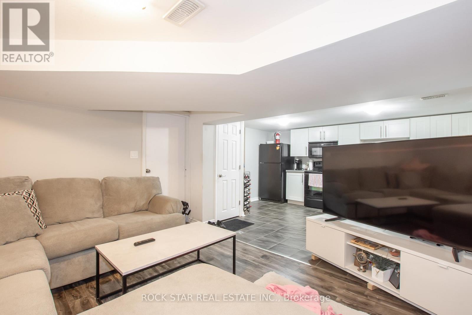 4 Hudson Drive, St. Catharines, Ontario  L2M 2J3 - Photo 13 - X13087726