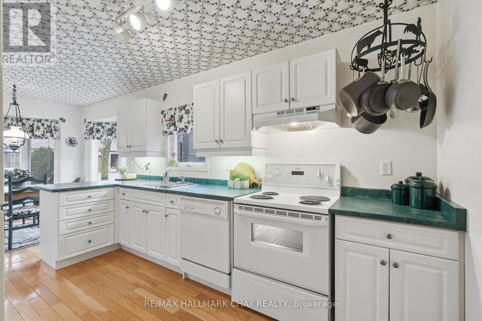 200 Riverview Road, New Tecumseth, Ontario  L9R 1Y2 - Photo 8 - N13003620
