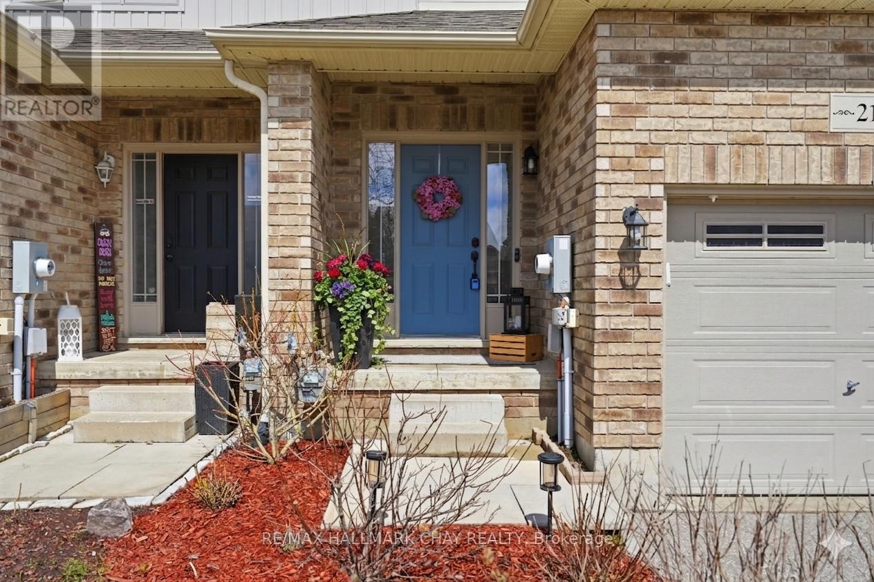 215 Banting Crescent, Essa, Ontario  L3W 0P8 - Photo 2 - N13021258