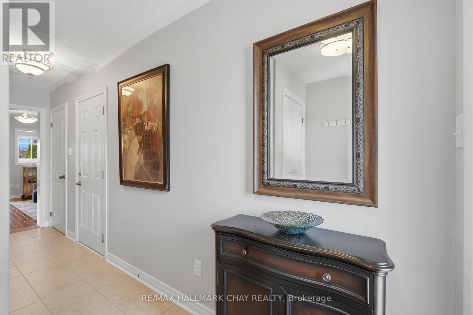 215 Banting Crescent, Essa, Ontario  L3W 0P8 - Photo 5 - N13021258