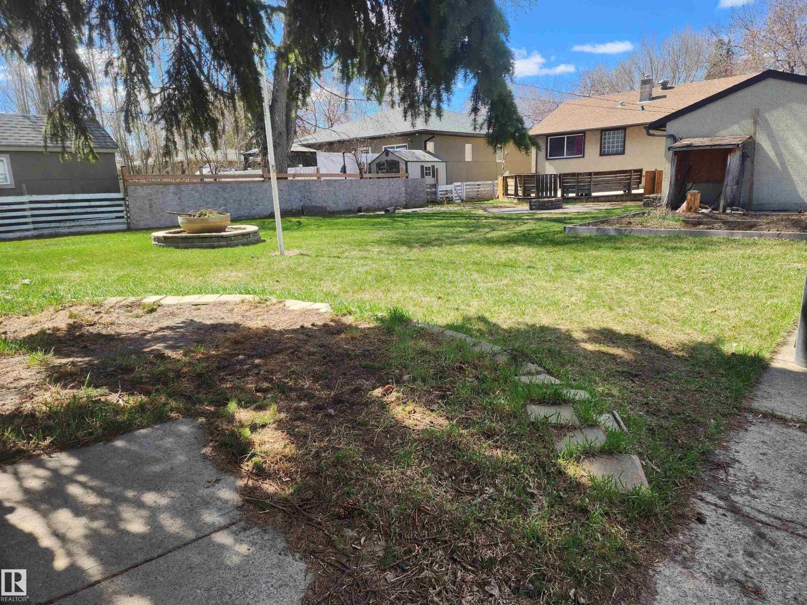 12415 129 St Nw, Edmonton, Alberta  T5L 1H5 - Photo 2 - E4485479
